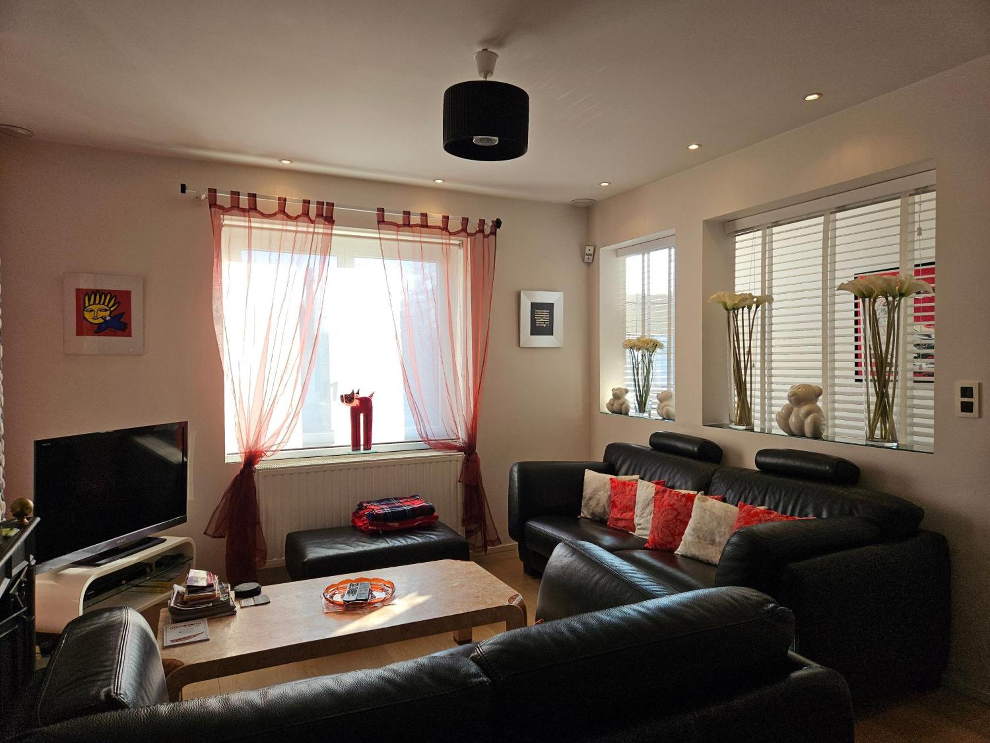 Modern Duplex With Garden — Photos 2